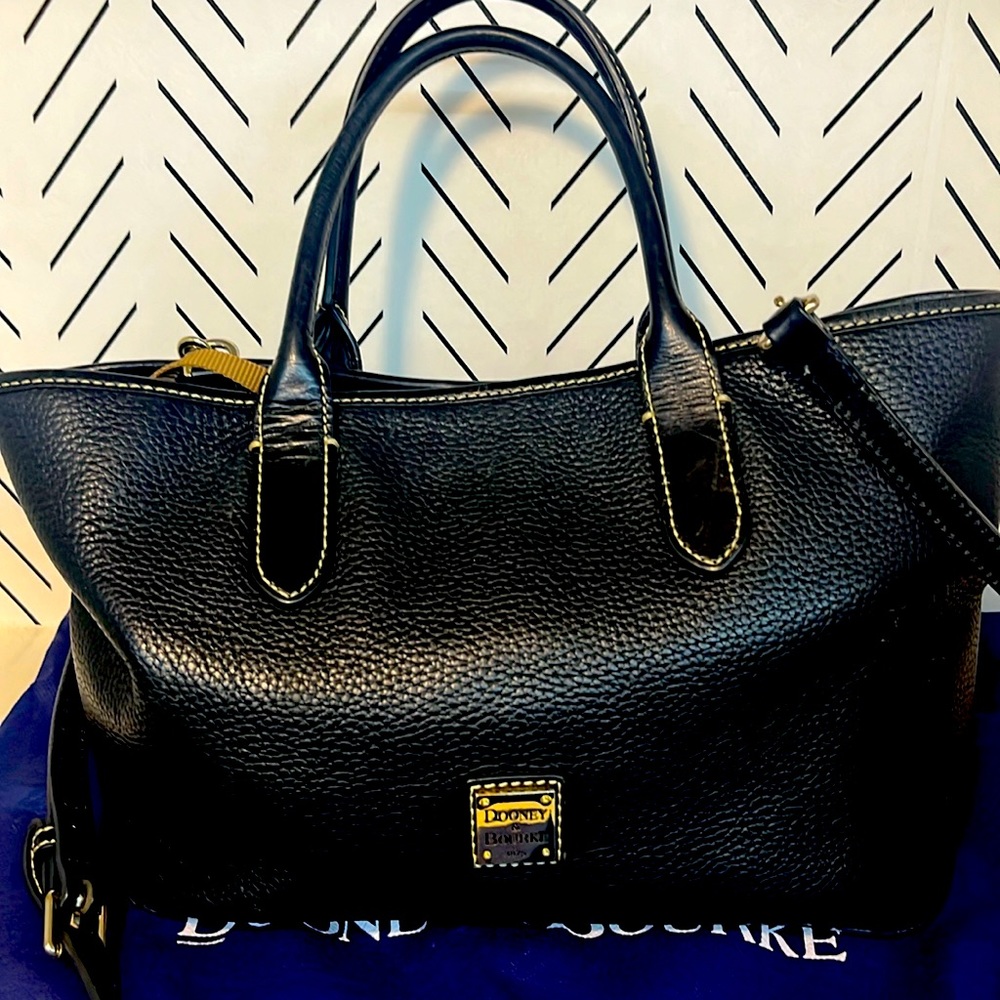 Dooney & Bourke purse, black